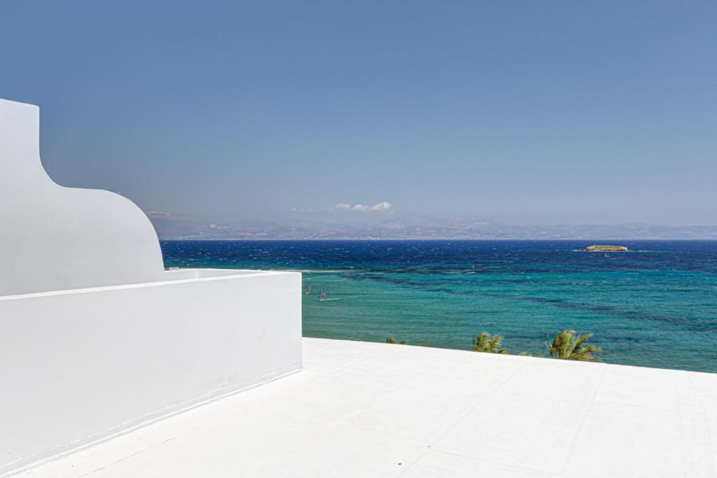 Paros Blue Dolphin Fully Renovated By Rivea Group Chrisi Akti  Exterior photo