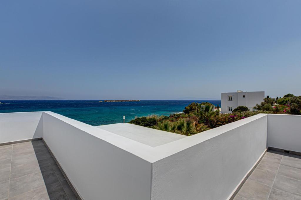 Paros Blue Dolphin Fully Renovated By Rivea Group Chrisi Akti  Exterior photo