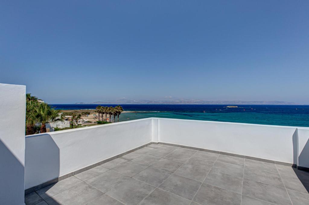 Paros Blue Dolphin Fully Renovated By Rivea Group Chrisi Akti  Exterior photo