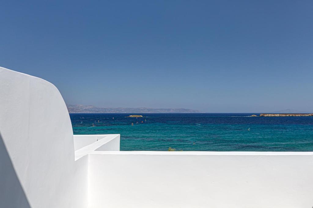 Paros Blue Dolphin Fully Renovated By Rivea Group Chrisi Akti  Exterior photo